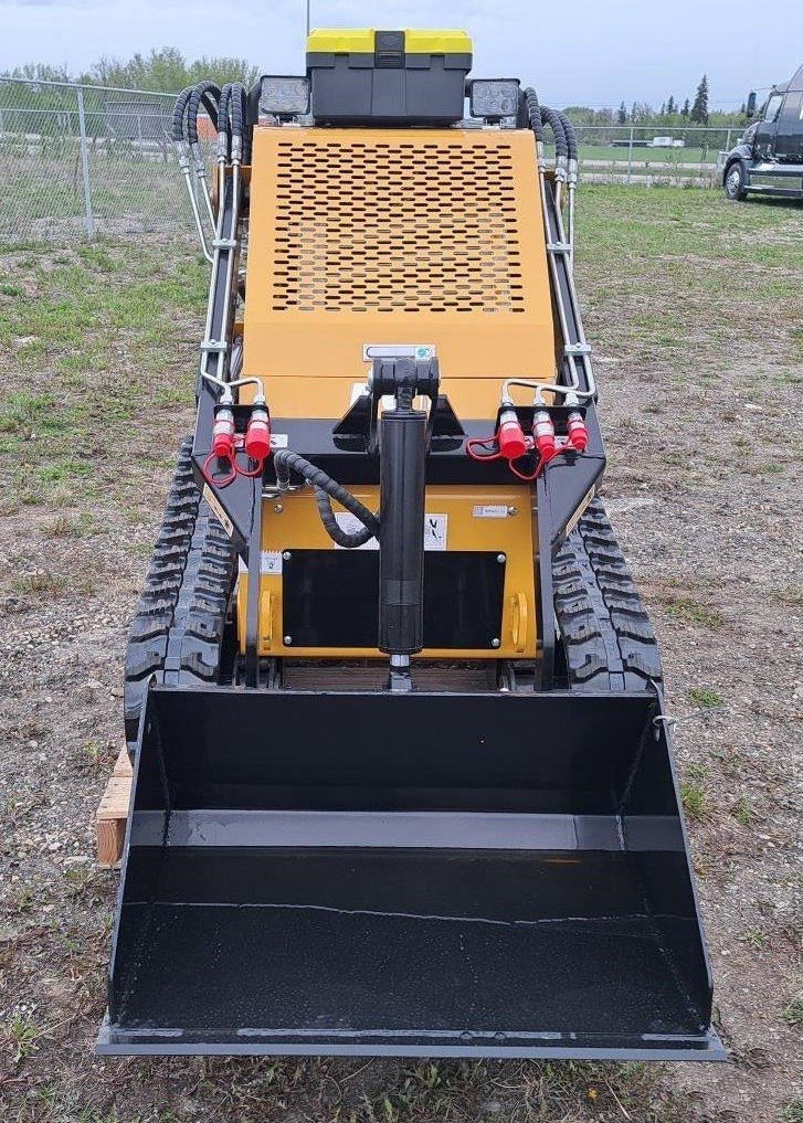 0.9 Ton, Rato Engine Mini Skid Steer | CRT23
